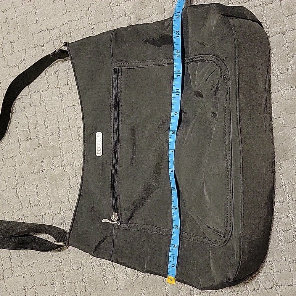 Baggallini Crossbody Bag - Picture 3 of 9